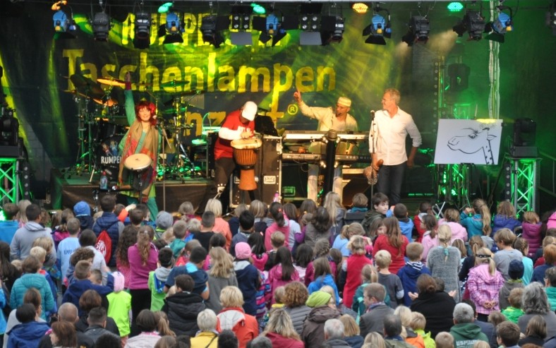 Taschenlampenkonzert 2016 Rumpelstil Kinderkonzert Familienkonzert Kinder Konzert Mainz Kindermusik